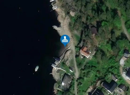 Satellite image of Paradiskbukta