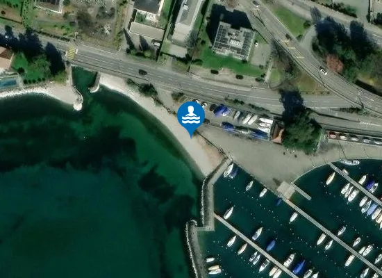 Satellite image of Plage du port du Vieux-Stand