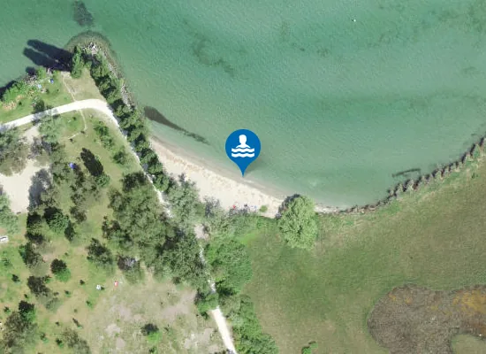 Satellite image of La petite plage