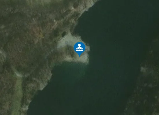 Satellite image of Pláž lomu Výkleky