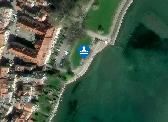 Satellite image of Freie Uferstelle Maxkaserne