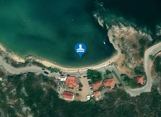 Satellite image of Akti Linaraki Beach