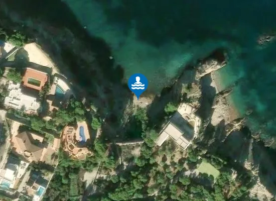 Satellite image of Caleta de l'Amerador