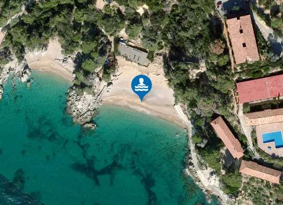 Satellite image of Cala d'en Carlos