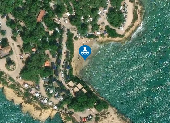 Satellite image of Caleta Petita de la Móra
