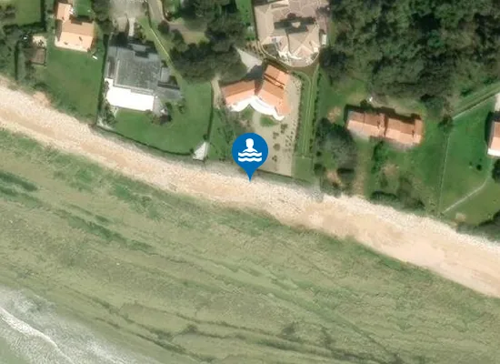 Satellite image of Plage des Goffineaux