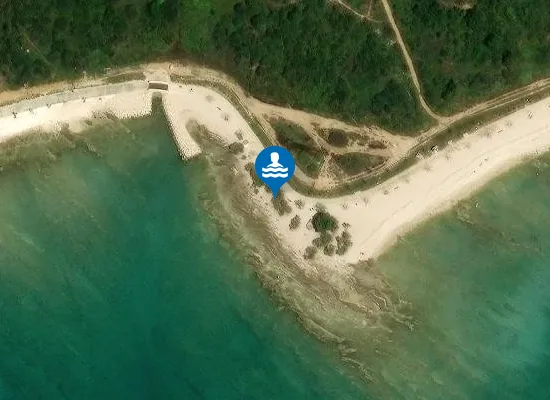 Satellite image of Plaža Plitka Punta