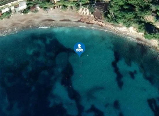 Satellite image of Spiaggia del Darsenún