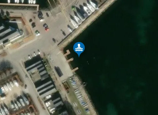 Satellite image of SYD FOR KASTRUP LYSTBÅDEHAVN