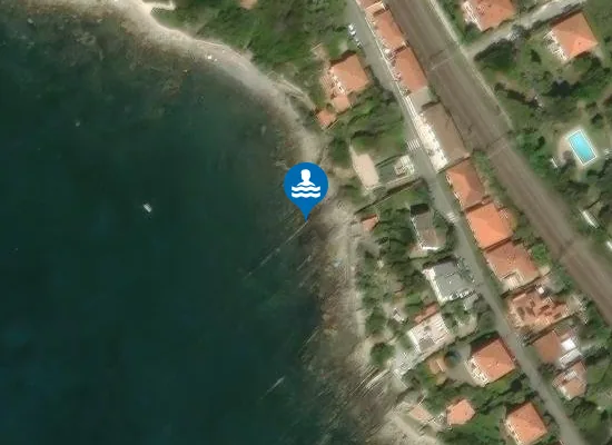 Satellite image of Spiaggia della piega
