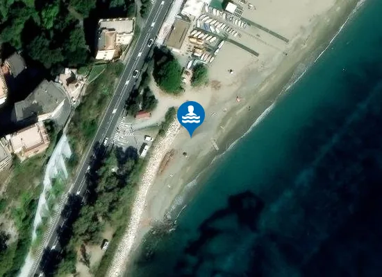 Satellite image of Spiaggia libera