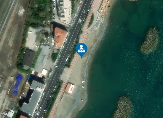 Satellite image of Spiaggia libera