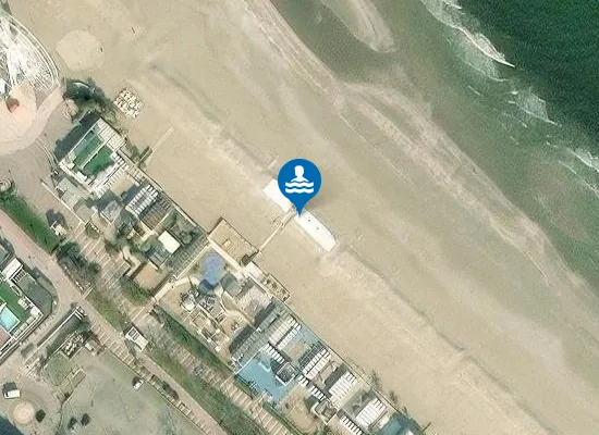 Satellite image of 75 beach