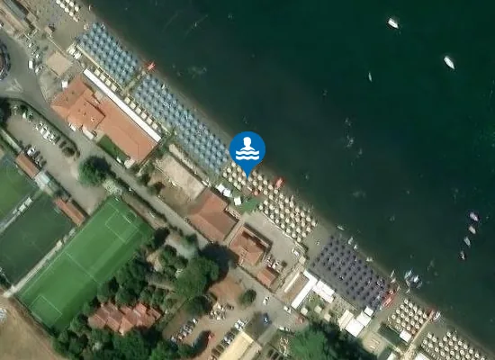 Satellite image of Lungolago Beach