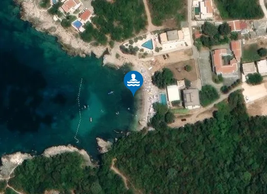 Satellite image of Paljuškovo Beach