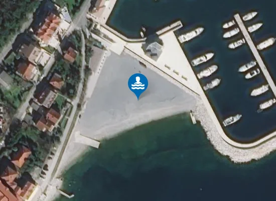 Satellite image of Lazure