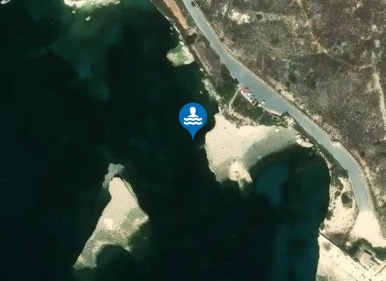 Satellite image of It-Tliet Hofriet