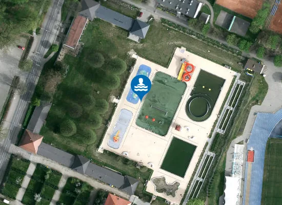 Satellite image of Basen odkryty Świdnickiego Ośrodka Sportu i Rekreacji
