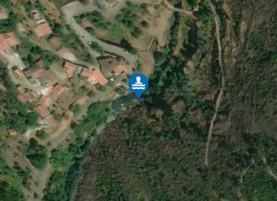 Satellite image of Praia Fluvial Natural de Amiosinho