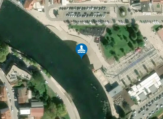 Satellite image of Piscina Fluvial