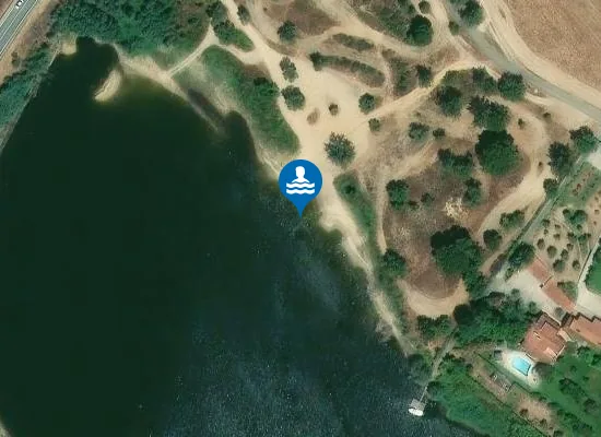 Satellite image of Praia Fluvial da Albufeira de Montargil