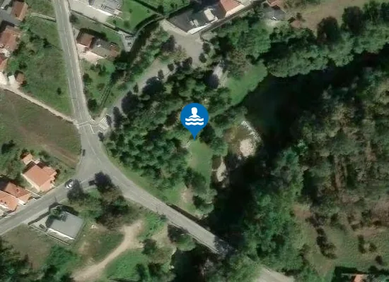 Satellite image of Praia Fluvial da Loureira