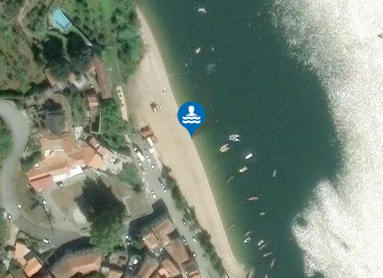 Satellite image of Praia Fluvial de Arnelas