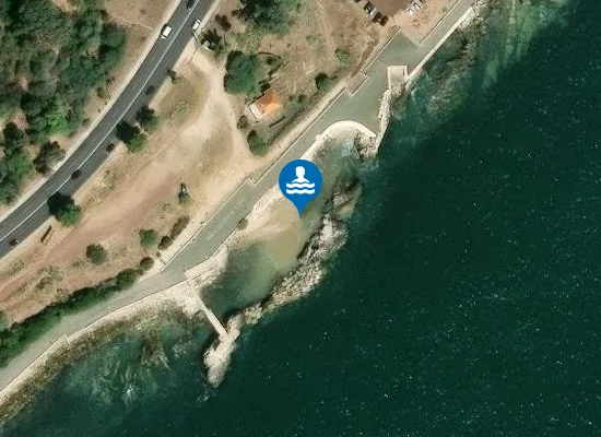 Satellite image of Praia das Fontaínhas
