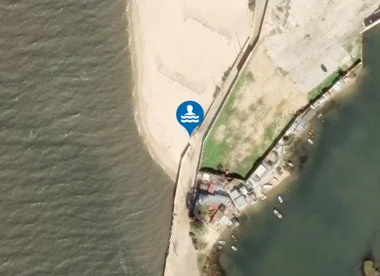 Satellite image of Praia do Clube Naval