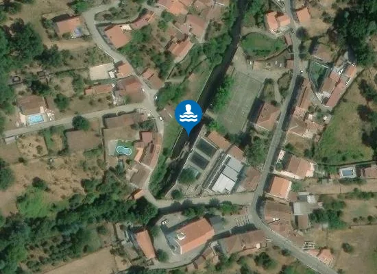 Satellite image of Piscina Fluvial de Campelo