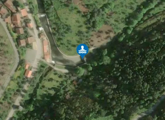 Satellite image of Praia Fluvial de Alvito da Beira
