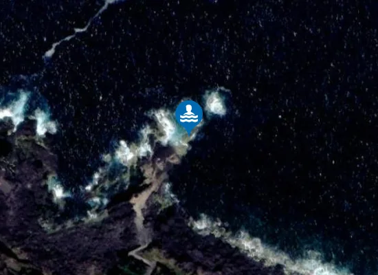 Satellite image of Zona de Banhos do Porto da Eira