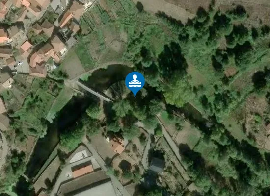Satellite image of Praia Fluvial de Fráguas