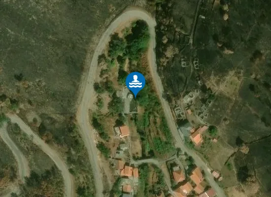 Satellite image of Piscina da Fórnea