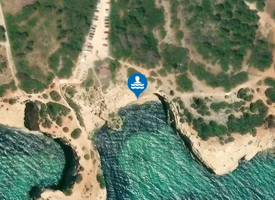 Satellite image of Praia da Albandeira