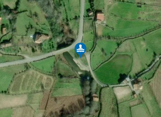 Satellite image of Praia Fluvial de Alcofra