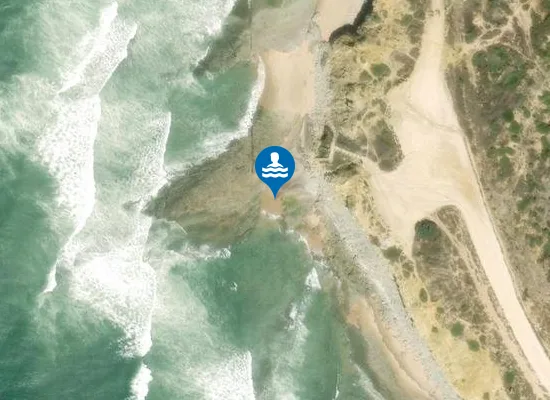 Satellite image of Praia dos Tombadoiros