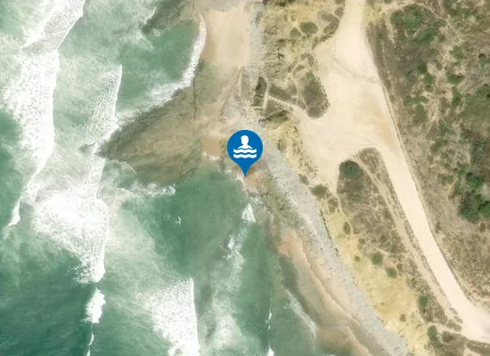 Satellite image of Praia dos Tombadoiros