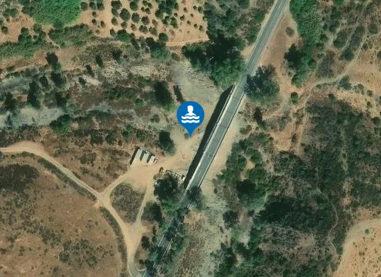Satellite image of Praia Fluvial da Ribeira de Carreiras