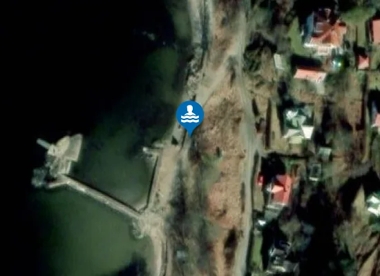 Satellite image of Kungsparkens badplats