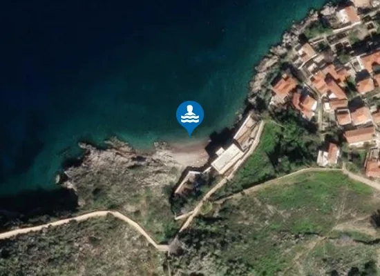 Satellite image of MIKRO KAMINI - KAMINIA