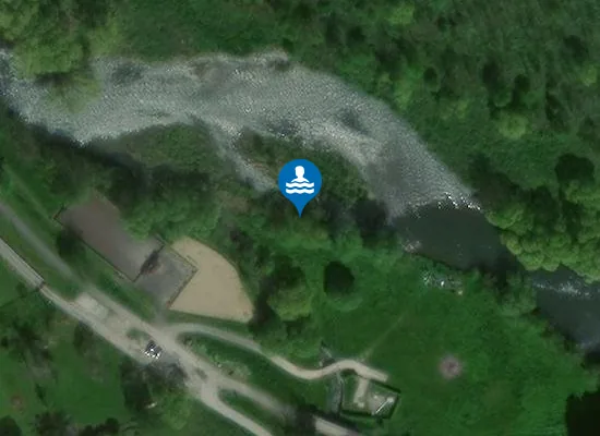 Satellite image of LA LESSE À HOUYET