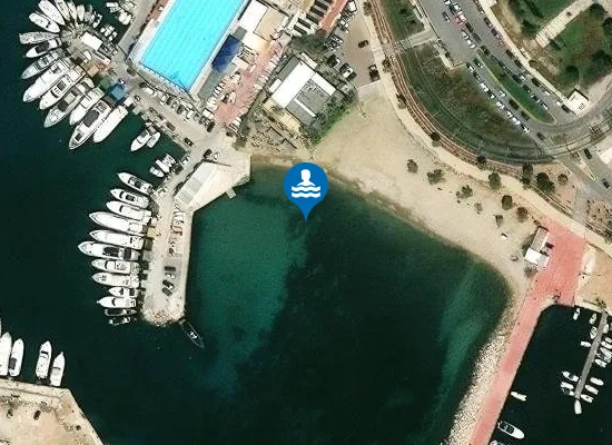 Satellite image of GLYFADA 4