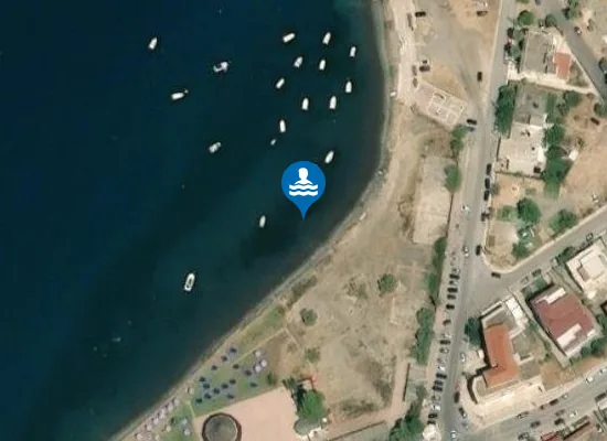 Satellite image of KAMMENA VOURLA