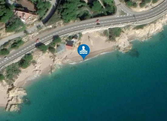 Satellite image of PLAYA DE LES ROQUES PM1