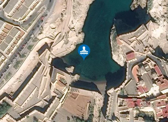 Satellite image of PLAYA DE LOS GAL?PAGOS PM1