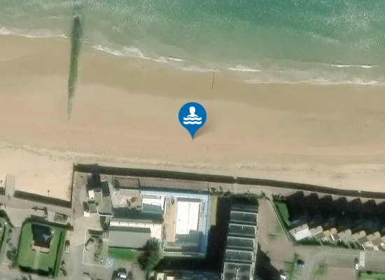 Satellite image of DEVANT LA PISCINE