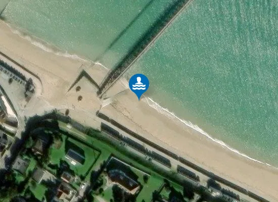 Satellite image of DIGUE EST