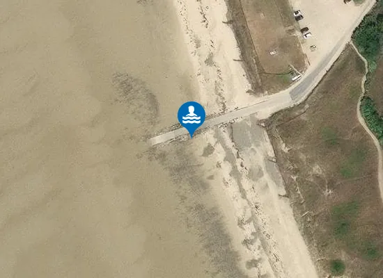 Satellite image of FACE AU CD 136