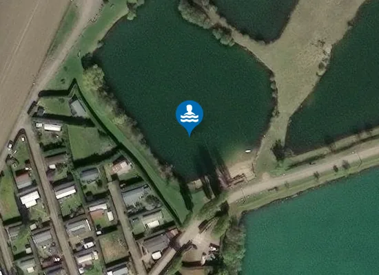Satellite image of GARENNES SUR EURE LES ETANGS DU PARC